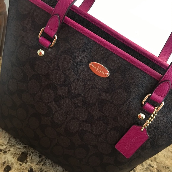 ❌SOLD❌NWT COACH Signature Zip Top Tote - Picture 4 of 8